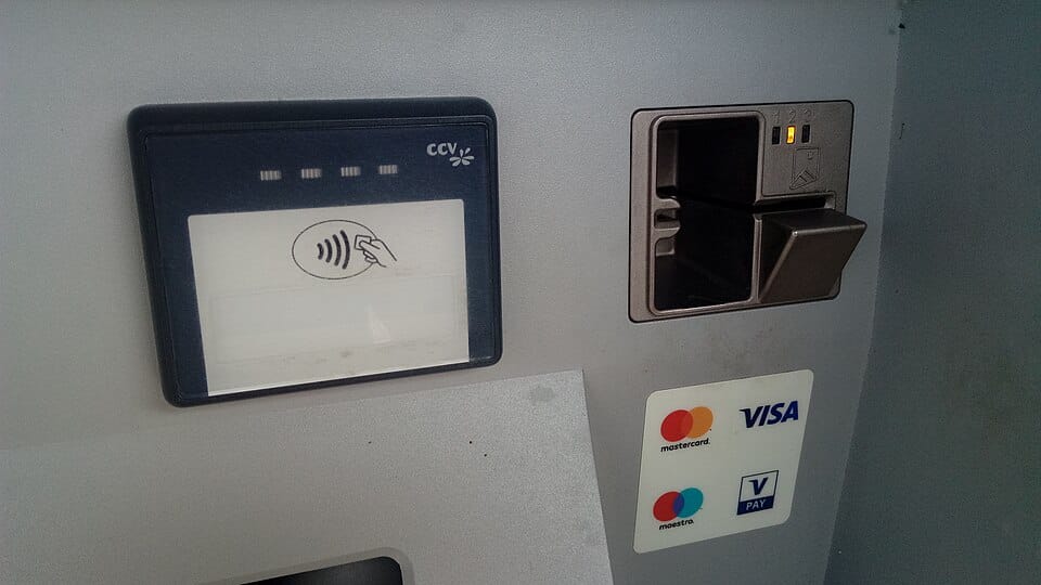 How Digital Banks Are Changing UK Banking for Immigrants