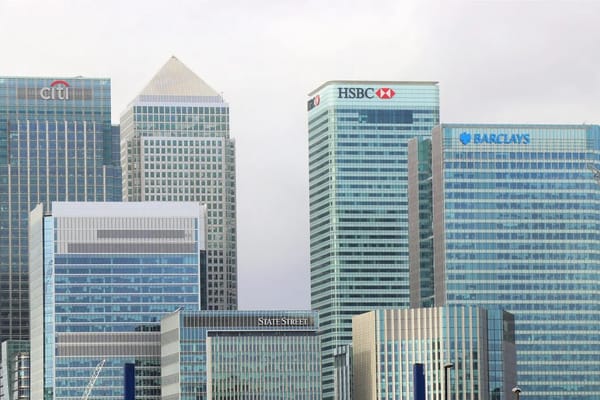 Challenger Banks vs Traditional Banks in the UK: Which Actually Wins in 2026